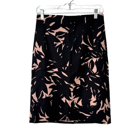 Ann Taylor Pencil Skirt Knee-Length Navy Blue and Pink Leaf Print Size 4 NEW - Picture 1 of 7